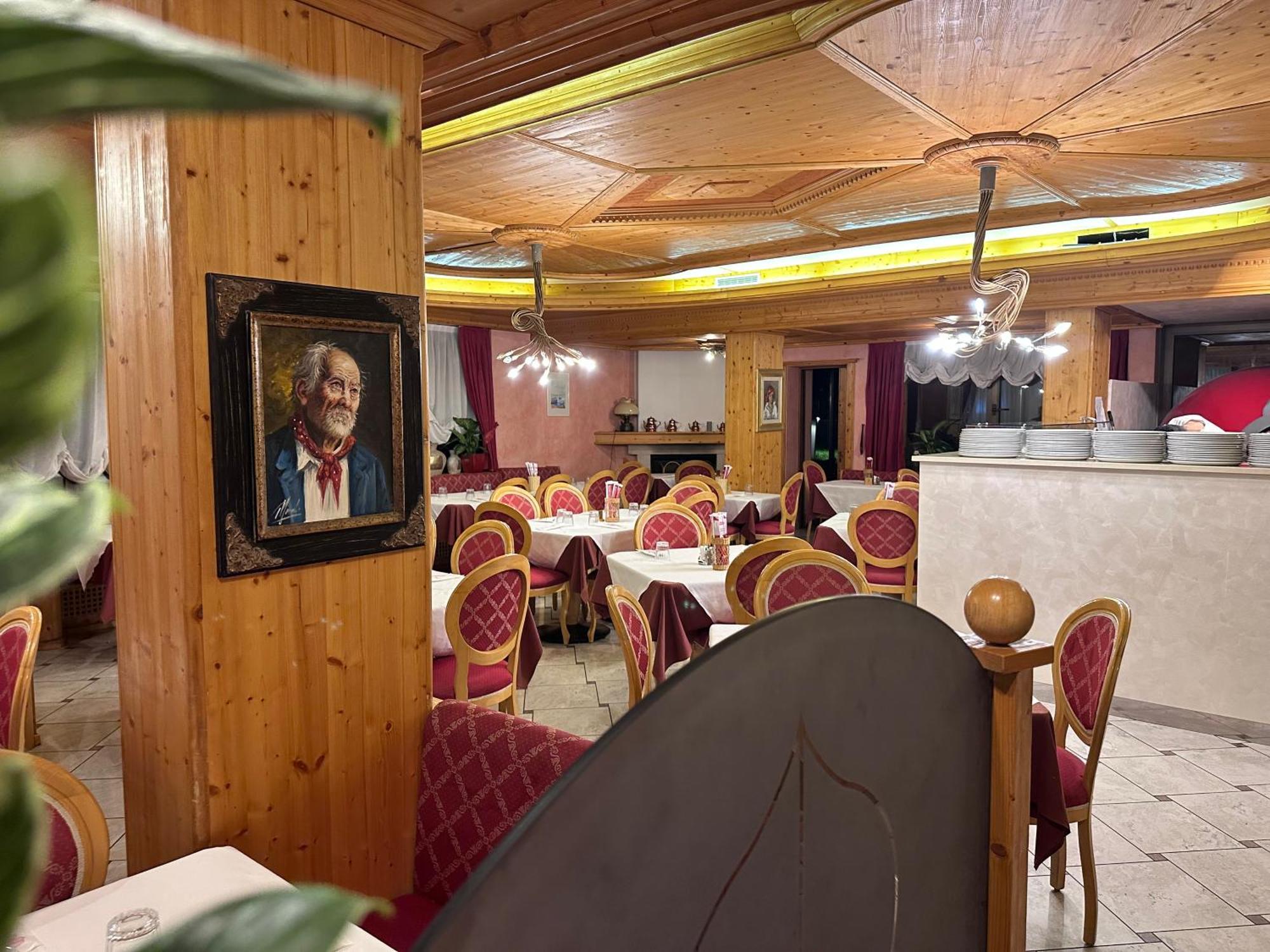 Villa Nuova Romeno Exteriör bild