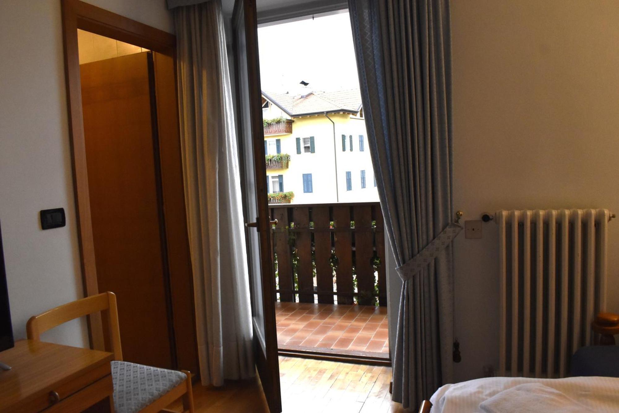 Villa Nuova Romeno Exteriör bild
